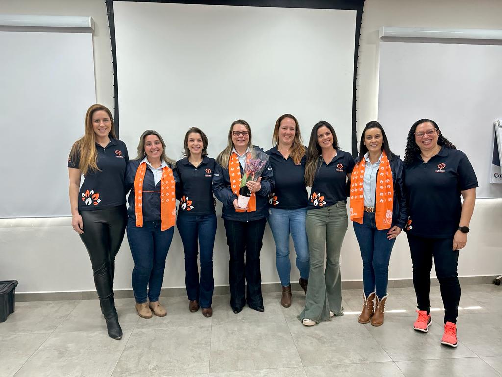 Mulheres Cooperativistas Veiling em Castro